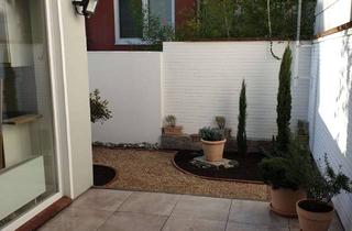 Wohnung mieten in 28203 Steintor, Single-Whg. im "Viertel", kernsaniert, mit EBK, Terrasse und kl. Garten