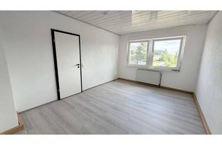 Wohnung mieten in 06386 Reppichau, Frisch sanierte 4-Zimmer-Wohnung mit Kamin, 350 m² Garten, Pool, Carport & Garage
