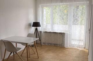 Wohnung mieten in Implerstraße, 81371 Sendling, Frisch renoviertes, vollmöbliertes 1-Zimmer-Apartment mit Balkon in Sendling