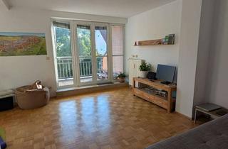 Wohnung mieten in Münchener Straße 17, 85051 Ingolstadt, Lichtdurchflutetes 2-Zimmer-DG in ruhiger Innenhoflage: 2 Balkone, Aufzug & TG-Stellplatz