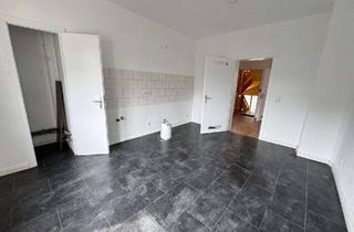 Wohnung mieten in Emscherstraße 30, 44791 Hamme, Sehr gut geschnittene, renovierte 2.5 Zimmer Wohnung mit großzügiger Wohnküche und Balkon