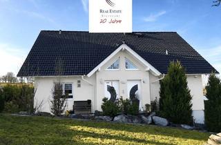 Haus kaufen in 71144 Steinenbronn, ***Freistehendes großes Familienhaus - Wärmepumpe & Kamin - Einliegerwohnung***