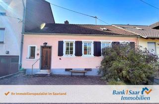 Haus kaufen in 66292 Riegelsberg, Gepflegtes Reihenmittelhaus mit Balkon, Wärmepumpe und Entwicklungspotenzial in Walpershofen