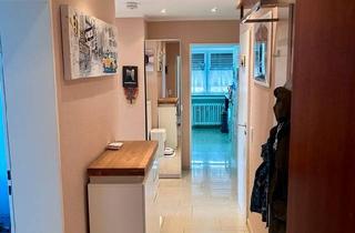 Wohnung kaufen in 40599 Düsseldorf, Düsseldorf - Moderne 3-Zimmer Eigentumswohnung mit Balkon und Tiefgaragenplatz