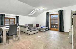Wohnung kaufen in 83064 Raubling, Raubling - Gepflegte 3 -Zimmer Dachgeschosswohnung mit Balkon in Raubling