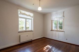 Wohnung kaufen in 73733 Esslingen, Altbauflair im Erdgeschoss – 3 Zimmer in einer repräsentativen Villa