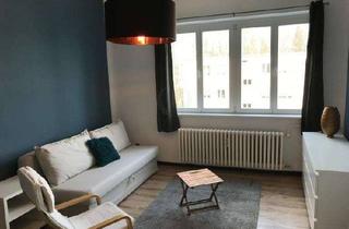 Wohnung kaufen in Munsterdamm 51c, 12169 Steglitz, Ruhe über den Dächern von Steglitz – Bezugsfreie Altbauwohnung mit Südwest-Balkon ins Grüne