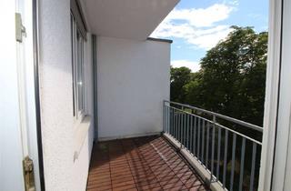 Wohnung kaufen in 71277 Rutesheim, 2-Zimmer ruhig gelegen mit Balkon und Garage sofort verfügbar