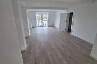Wohnung mieten in 47441 Moers, Wohn-Highlight in Moers-Zentrum: 3-Zi.-Maisonette-Wohnung im Dachgeschoss