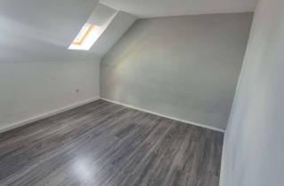 Wohnung mieten in Jäger Str. 32, 47798 Stadtmitte, Schöne Dachgeschosswohnung mit großem bewohnbarem Dachboden in Krefeld City