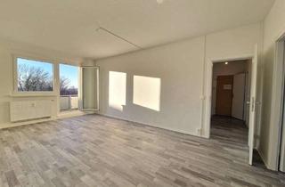 Wohnung mieten in Collmener Straße, 04680 Zschadraß, Wir renovieren und machen schick! 5-Zimmer-Wohnung mit Balkon in grüner Umgebung!