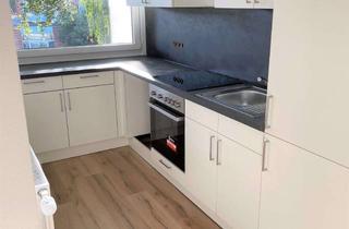 Wohnung mieten in Bahnhofstraße, 23611 Bad Schwartau, Helle und geräumige 2-Zimmer-Wohnung mit Balkon in Toplage von Bad Schwartau; modernisiert.