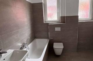 Wohnung mieten in Oberer Schloßhang, 45355 Borbeck-Mitte, *** Erstbezug nach Modernisierung! Charmante 2-Zi.-Whg. + Wohnküche + Mansarde am Schlosspark! ***