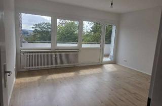 Wohnung mieten in Röttgen 121, 42109 Wuppertal, Charmante 2-Zimmer-Wohnung mit großem Balkon und Blick ins Grüne