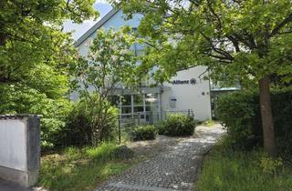 Wohnung mieten in Gartenstadtstraße 52, 81825 Trudering-Riem, Helle, geräumige 2-Zimmer-Wohnung mit 2 Balkonen in grüner Oase -Trudering