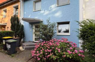 Haus kaufen in Hoherodskopfstraße, 60435 Eckenheim, Gepflegtes Reihenmittelhaus in begehrter Lage mit Südgarten, zwei Garagen und umfangreicher Ausst.