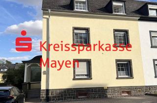 Haus kaufen in 56727 Mayen, Attraktives 3-Familienhaus mit Garten u. 3 Stellplätzen in ruhiger Wohnlage