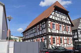 Haus kaufen in 76870 Kandel, Geräumiges Fachwerkhaus mit guten Hofbereich und kleinen Garten in Zentrumslage