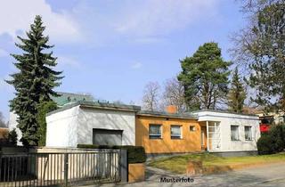 Einfamilienhaus kaufen in Pünstorfer Str., 25524 Itzehoe, Einfamilienhaus mit großer Doppelgarage - vielseitig nutzbar