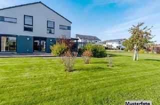 Einfamilienhaus kaufen in Holgenbach, 53937 Schleiden, Freistehendes Einfamilienhaus mit Balkonen, Terrasse und Garage