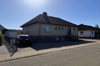 Haus mieten in Pappelallee 64, 29328 Faßberg, Bezugsfrei: Bungalow mit wohnlichem Vollkeller und Ausbaureserve im Dachgeschoss