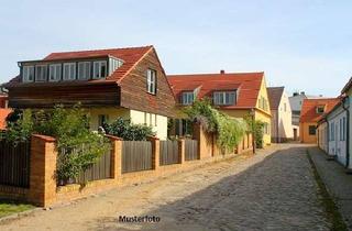 Anlageobjekt in Wöschbacher Str.., 76327 Pfinztal, Mehrfamilienhaus mit 3 Wohnungen und Garagenzeile als Kapitalanlage