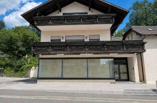 Geschäftslokal mieten in 93413 Cham, 4 Stellplätze inklusive – frisch renovierte Ladenfläche mit großer Schaufensterfront in Cham