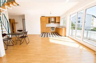 Wohnung kaufen in Brentanostraße 20, 71083 Herrenberg, Großzügige 3-Zi.-Dachgeschosswohnung mit Galerie, 2 Bädern, Kaminofen & Süd-Balkon –sofort verfügbar