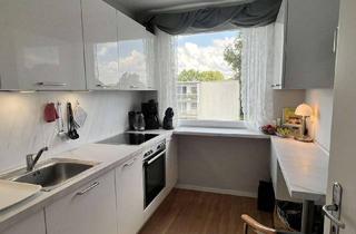 Wohnung kaufen in 22844 Norderstedt, Provisionsfrei - Helle Endetagenwohnung mit Balkon, fußläufig zur AKN-Station.