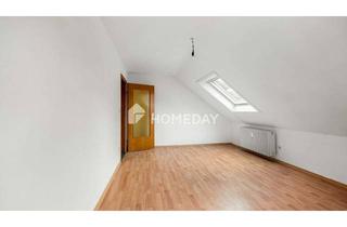 Wohnung kaufen in 68766 Hockenheim, Lichtdurchfluteter Dachtraum mit Garage: Top saniert & sofort frei!