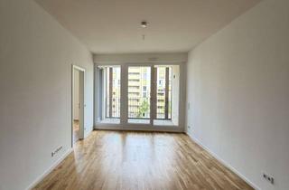 Wohnung mieten in Marienstraße, 01067 Wilsdruffer Vorstadt/Seevorstadt-West, Lichtdurchflutete 2-Raum-Wohnung mit Einbauküche und Balkon - zentral gelegen