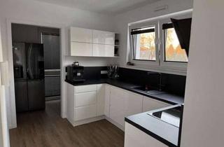 Wohnung mieten in Emscherstraße 12, 45327 Katernberg, Neuwertige Wohnung mit 3,5 Zimmern sowie Balkon und Einbauküche in Essen