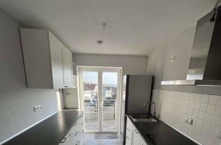 Wohnung mieten in Königsberger Straße, 36039 Fulda, Helle, modernisierte 4-Zimmer-Dachgeschosswohnung mit Balkon und Weitblick