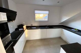 Wohnung mieten in Hermann-Sielcken-Straße 19, 76530 Innenstadt, Neuwertige 2,5-Raum-DG-Wohnung mit Balkon und Einbauküche in Baden-Baden