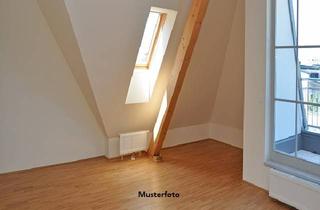 Wohnung kaufen in 53359 Rheinbach, Große 2-Zimmer-Wohnung nebst Balkon und Garage