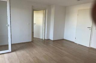 Wohnung mieten in Breithauptstr. 10, 09599 Freiberg, 3 Raum Wohnung in ruhiger Lage 1. OG links mit großem sonnigen Balkon ab 01.12.2026