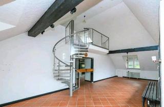 Wohnung kaufen in 79098 Freiburg, Freiburg im Breisgau - Maisonette mit Galerie, 2 Balkonen & Garage | Provisionsfrei.