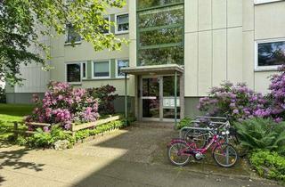 Wohnung kaufen in 30880 Laatzen, Vermietete Eigentumswohnung mit Loggia und Garage in gepflegter Wohnanlage