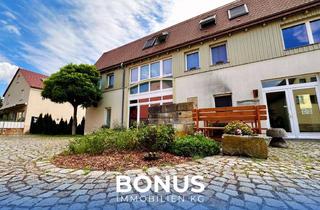 Wohnung kaufen in 01809 Heidenau, 4,54 % Rendite: 3-Zimmer-Kapitalanlage mit Balkon & Stellplatz im sanierten Dreiseithof