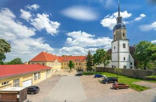 Wohnung kaufen in Kirchstraße, 01665 Klipphausen, ++Wohnen im Schloss+Terrasse+EBK+FB-Heizung++
