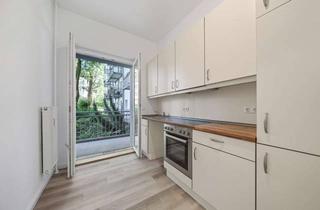 Wohnung kaufen in 22763 Ottensen, Ottensen! 2. Zimmer mit Balkon- Energiewert C - hohe Decken - Einbauküche-Saniert -Provisionsfrei