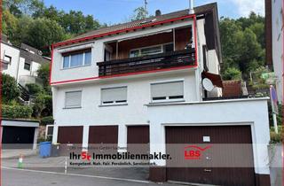Wohnung kaufen in 78713 Schramberg, Viel Potenzial im Grünen: Großzügige 3-Zimmer-Wohnung mit Terrasse, Balkon, Garten & zwei Garagen