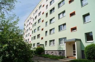 Wohnung mieten in Julius-Fucik-Straße 17, 07381 Pößneck, 3-Raum-Wohnung mit Balkon in Pößneck-Ost