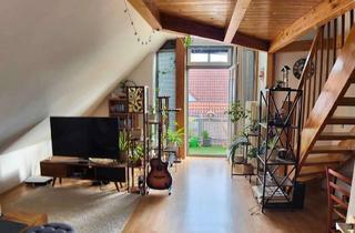 Wohnung mieten in 82223 Eichenau, Nah zum Zentrum und zur S-Bahn – Freie 2-Zi.-DG-Whg. mit offenem Giebeln, kl. Galerie und Südbalkon