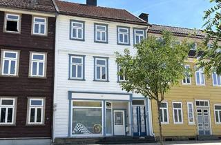 Haus kaufen in Kronenplatz, 38678 Clausthal-Zellerfeld, Im Stadtzentrum: vermietetes Wohn- und Geschäftshaus mit Hintergebäude und Garagen