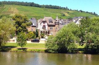 Villa kaufen in 54470 Bernkastel-Kues, Bernkastel-Kues: Mosel-Villa mit Nebengebäuden, 8 WEH, Gewerbe, 10 Parkplätzen/Garagen in 1A Lage!