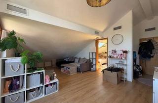 Wohnung kaufen in 83043 Bad Aibling, Lichtdurchflutetes Dachgeschoss mit Raumgefühl & Balkon