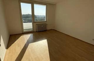 Wohnung mieten in Westring 81, 46242 Bottrop, Frisch renoviert & bezugsfertig: 2-Zimmer-Wohnung im 7. OG mit sanierten Bad und Gäste-WC