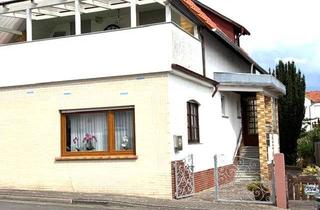 Einfamilienhaus kaufen in 61209 Echzell, Viel Platz in Echzell: Einfamilienhaus mit Garage