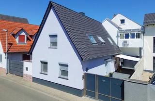 Haus kaufen in 67105 Schifferstadt, Zweifamilienhaus mit separatem Einliegerbereich, Freisitz und Garage